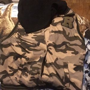 Green camo Rue21 vest